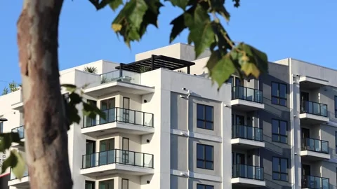 Generic Modern White Apartment Building With Tree Vídeos de archivo 315606775