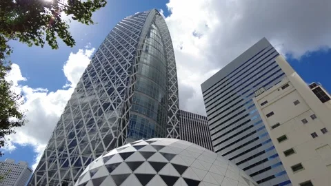 Generic skyscraper view of Tokyo Japan with sunshine and trees Vidéo 160179090