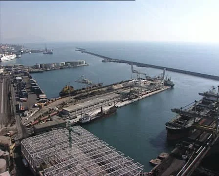 GENOVA harbor rl pan Video stock 12128259