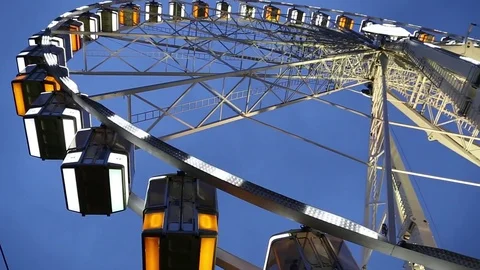 Gent ferris wheel Roue de Paris at twilight. Ghent, Belgium December 27, 2015 库存影片 72859187