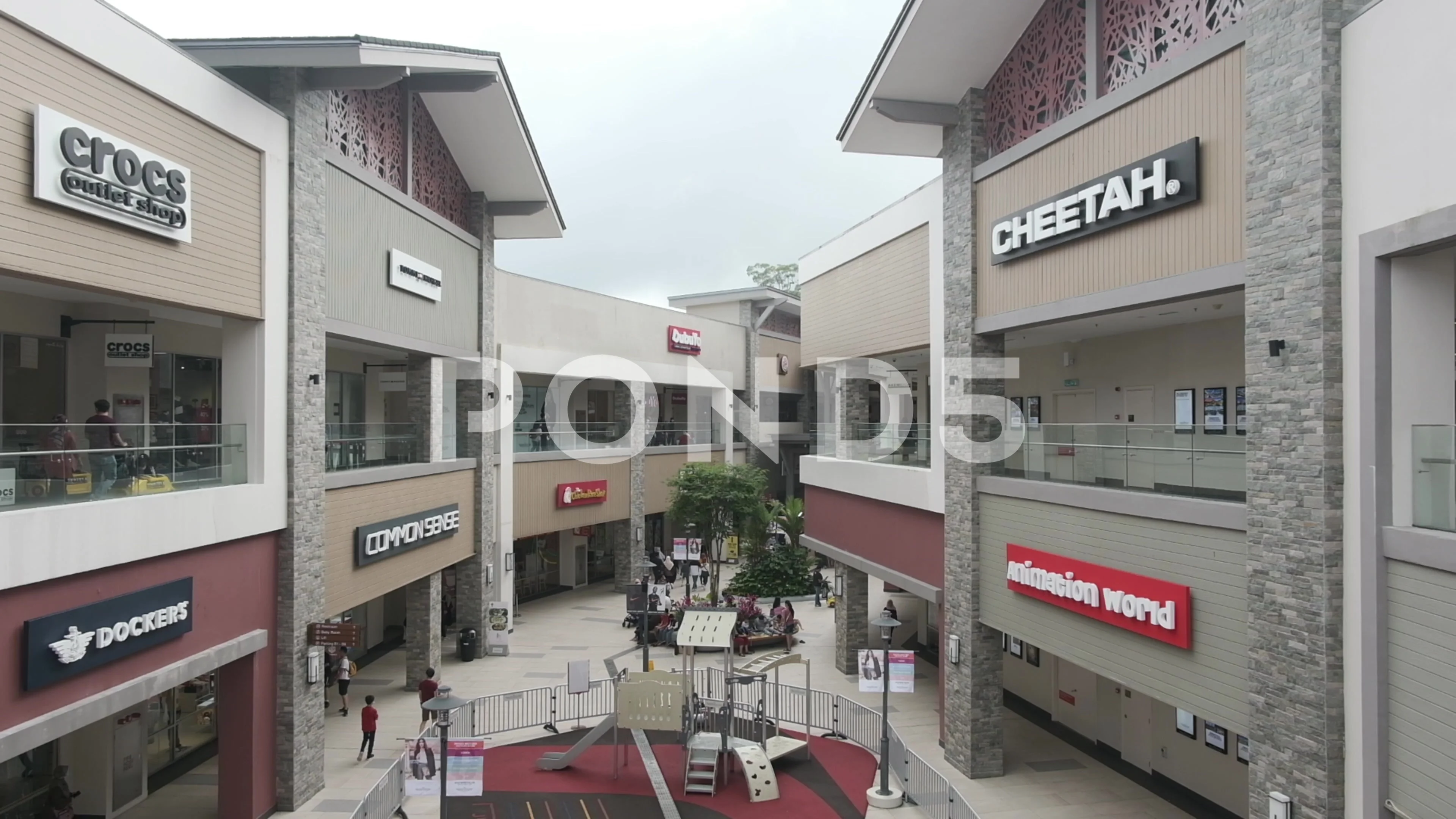 Genting Highlands Premium Outlets FINALLY Opens With Over 150 Designer  Brand Stores! - WORLD OF BUZZ