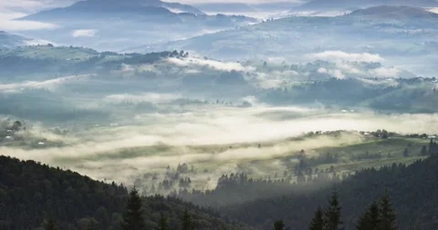 Gentle misty mountains  timelapse. Video stock 170779964