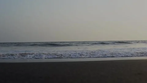 Gentle Sea Waves During Early Morning Light Vídeo Stock 337013981