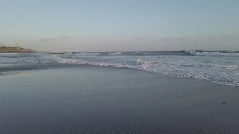 Gentle Waves During Sunset in Bali Indonesia Vídeo Stock 335125727
