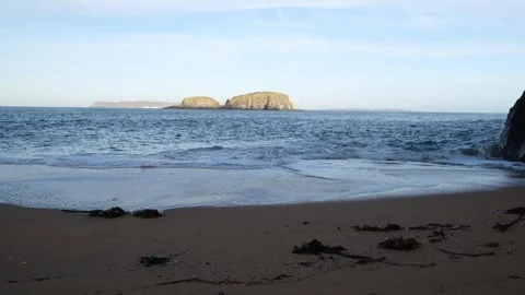 Gentle Waves Secret Beach Idyllic Landscape Stock-Footage 291997728