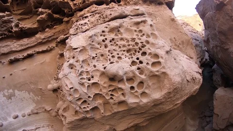 Geological formation of stone balls by wind erotion at Vinchina, La rioja Vidéo 96011896