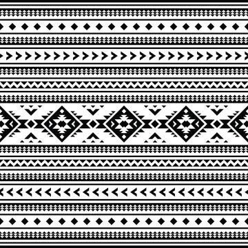 Geometric seamless pattern with Aztec tribal motives in black and white colors. Illustrazione stock