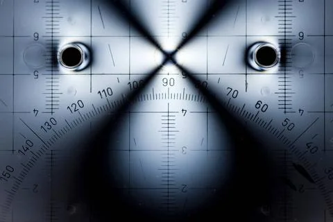 Geometry drawing instruments in polarized light Copyright: xZoonar.com/Knu... Foto stock