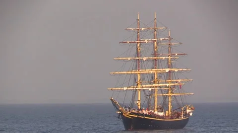 Georg Stage, a three-masted full-rigged tall ship swinging in the anchor cable Видео 48979076