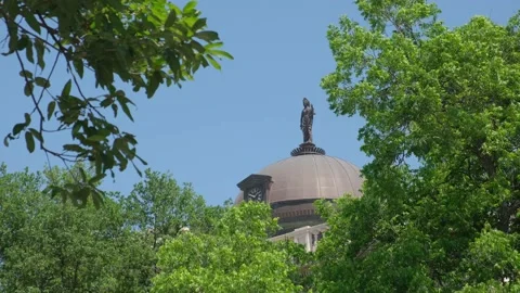 Georgetown, Tx -Williamson county courthouse dome justice statue Stock Footage 194403171
