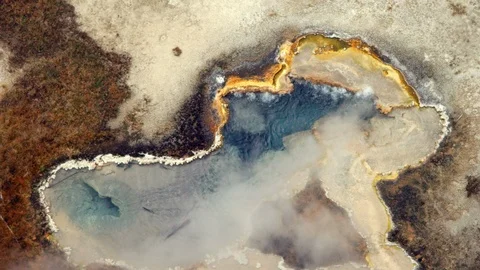 Geothermal Pool, Yellowstone Stockbeeldmateriaal 94593715