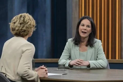  GER, Berlin, Studio, zu Gast bei - Caren Miosga, Polittalk, TV, Format, m... Stock Photos