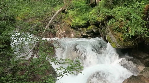 Gerlos stream flowing though the Wild-Gerlostal valley in Tirol/ Austria Video stock 67567753