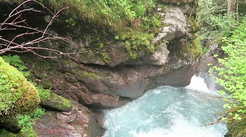 Gerlos stream flowing though the Wild-Gerlostal valley in Tirol/ Austria 스톡 동영상 67569420