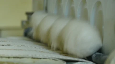 German bakery roll bun machine close 4k 11672 Vidéo 53569088