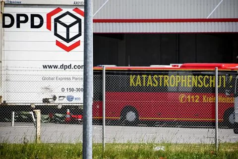 German Parcel Service DPD closes facility due to coronavirus, Hueckelhoven, Germ 스톡 사진