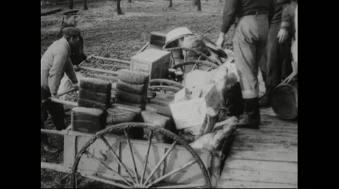 German prisoners loading the wheelbarrow Stock Footage 43317919