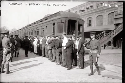 Germans being deported during World War I Stock-Fotos