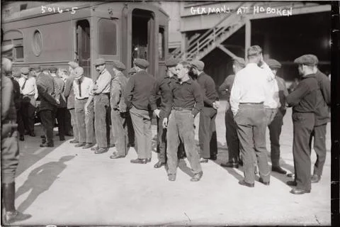 Germans in line to be deported during World War I Foto stock