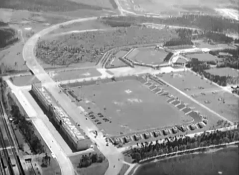 GERMANY - 1945: Parade complex - Pylons enclose vast parade ground Vidéo 347229099