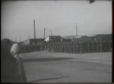 GERMANY - 1948: Depot security checks - Civilians Queue At Gate Video stock 343850154