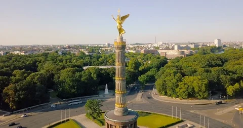 Germany Berlin architecture arial view Victory Column in Tiergarten park Video stock 112934209
