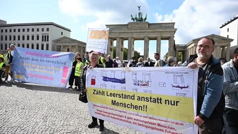 Germany: Berlin 'Star Demonstration' calls for climate action, equality a... 库存影片 345588277
