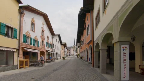 Germany  Garmisch-Partenkirchen almost empty streets due to coronavirus cove-19 Vidéo 113096833