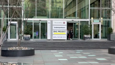 Germany: German engineering body warns of U.S. tariff surge, urges EU to ... Video stock 320620635