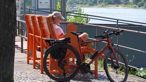 Germany: Germany logs record-high temperatures for third consecutive day Stock-Footage 337880847