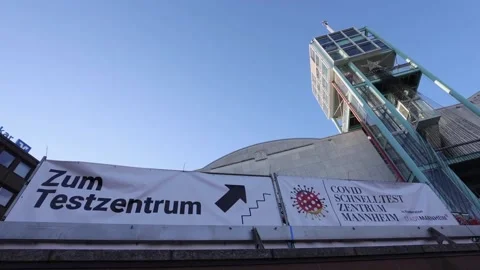 Germany hospitals overwhelmed despite a decrease in cases, MANNHEIM, DE - 21 Dec 库存影片 204090662