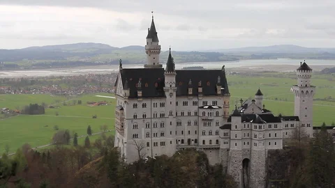 Germany - May 2017: Dark clouds over the Neuschwanstein castle Video stock 87199039