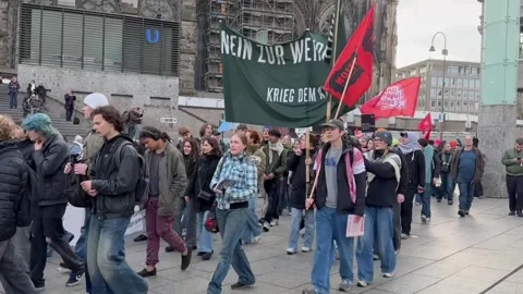 Germany: Protesters rally in Cologne after German parliament approves arm... Stock-Footage 322792083