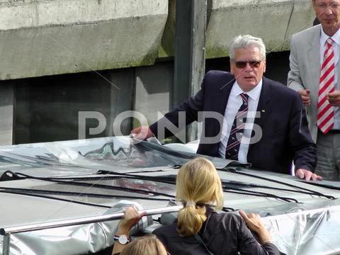 Germany's President Joachim Gauck on Sail 2015 Bremerhaven Stock Photos