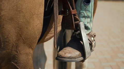 Get on horseback Stock-Footage 78339839