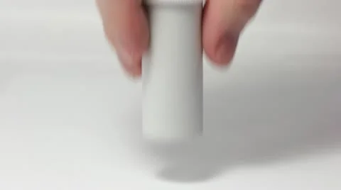 Get a phial Vídeos de archivo 12441957