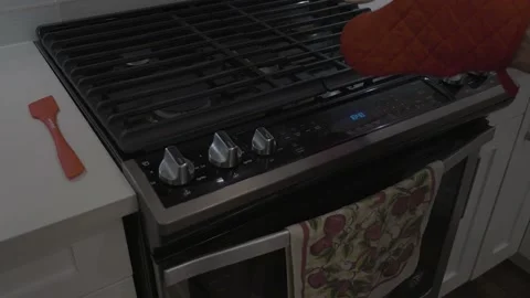 Getting backed fish out of oven. Видео 145787013