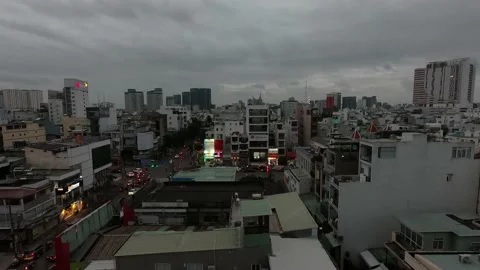 Getting dark in a huge city time lapse. Many houses, concrete jungles, traffic 스톡 동영상 155830989