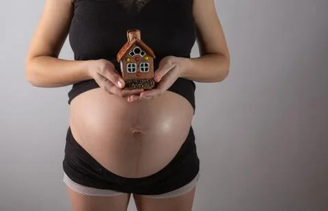 Getting a home loan while pregnant in studio Stock-Fotos