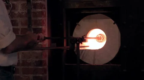 Getting Hot Glass 스톡 동영상 7770414