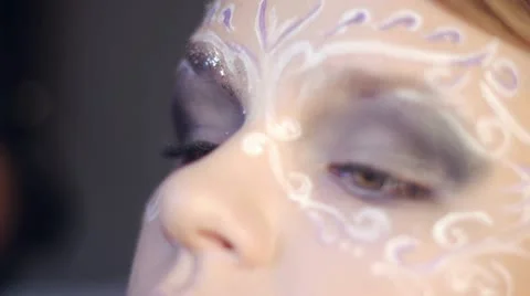 Getting make up Stockbeeldmateriaal 21446570