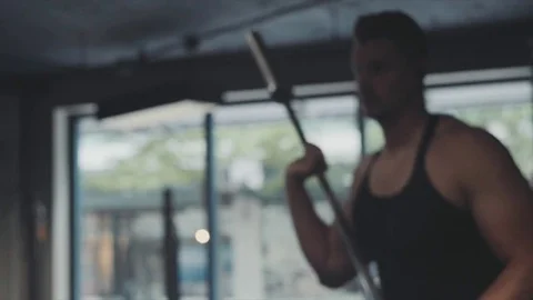 Getting ready to squat Video stock 76726138