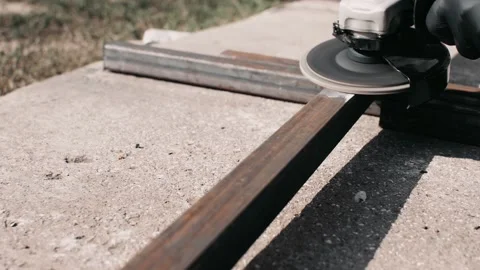 Getting the rust off from iron pipe Stock Footage 139895920