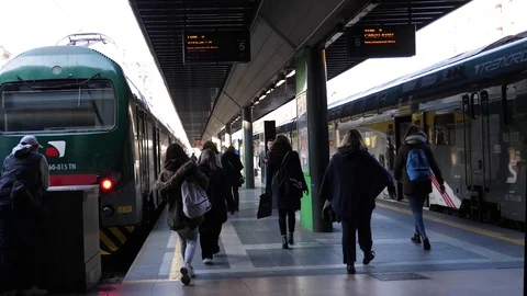 Getting on train 動画素材 123048753