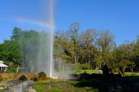 Geyser eruption. exploding hot spring geothermal water Foto stock