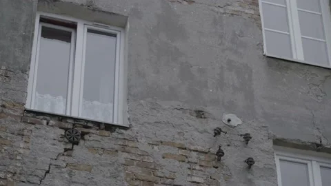 Ghetto building windows 4K Vídeos de archivo 147128062