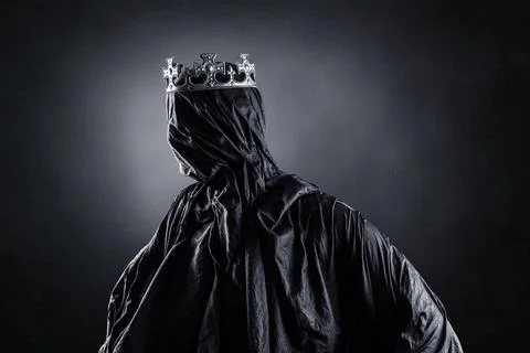 Ghost of a queen or king over dark misty background Foto stock