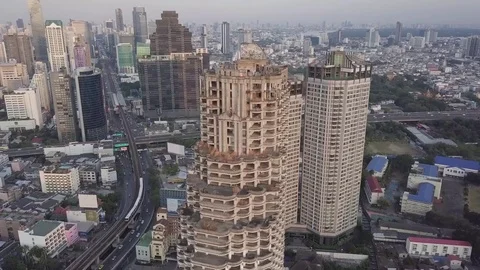 Ghost tower skyscraper in the center of Bangkok Stockbeeldmateriaal 123712701