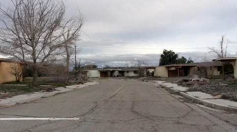 Ghost Town (empty intersection) 動画素材 47492735