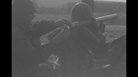 A GI fires a bazooka, WWII Vídeos de archivo 120708258